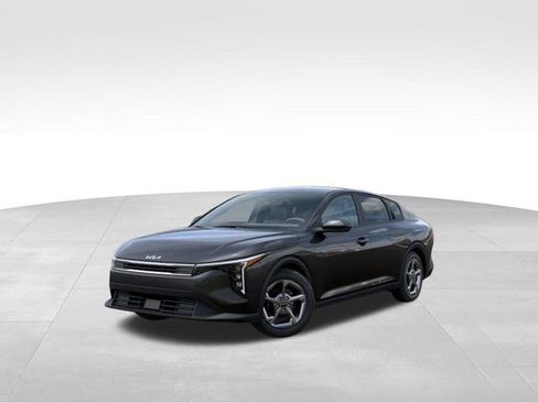 New 2026 Kia K4 LXS image 1