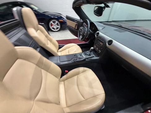 Used 2012 MAZDA MX-5 Miata Grand Touring w/ Premium Pkg RWD image 27
