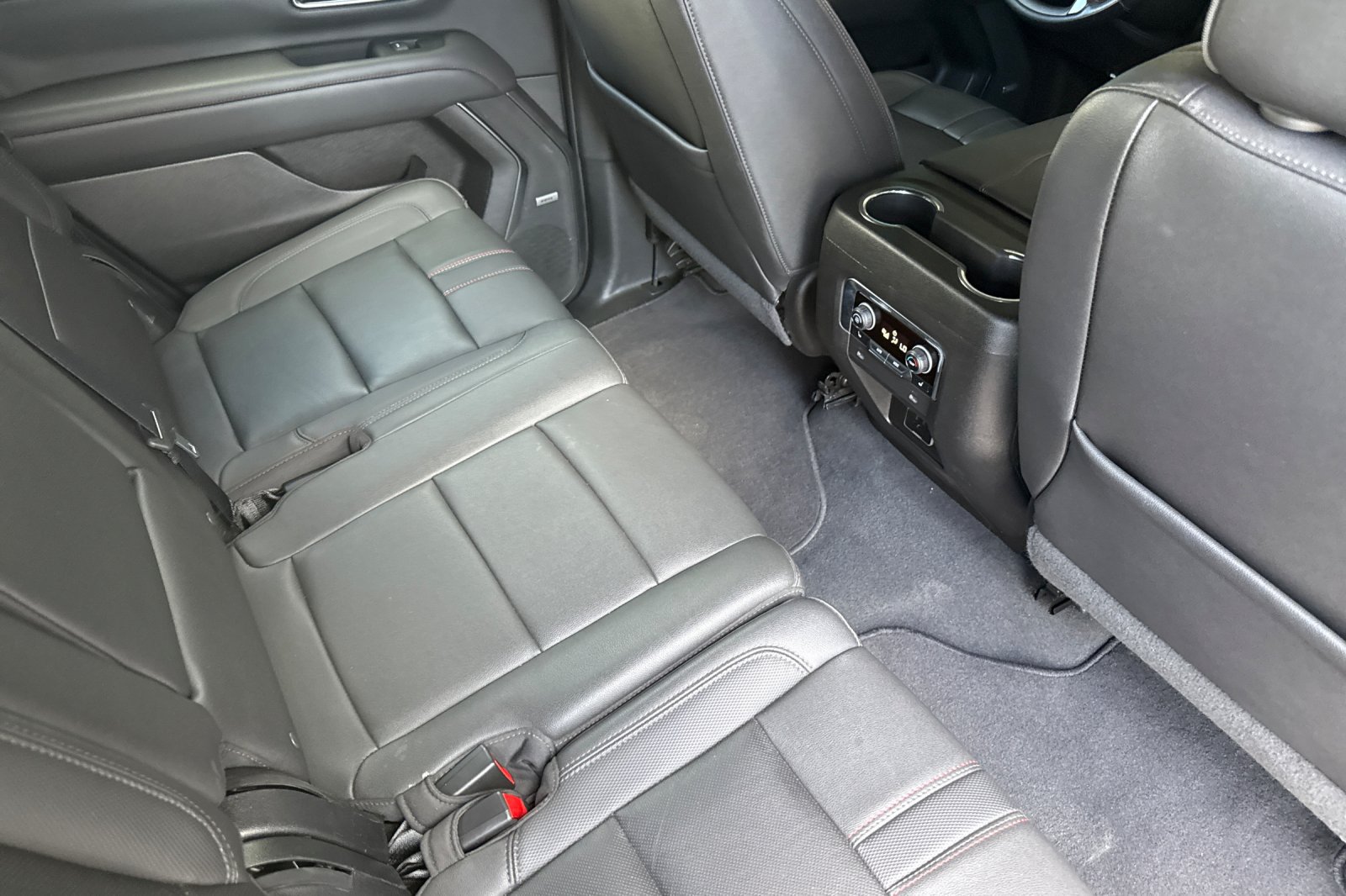 Used 2022 Chevrolet Tahoe RST w/ Sport Performance Package AWD/4WD image 18