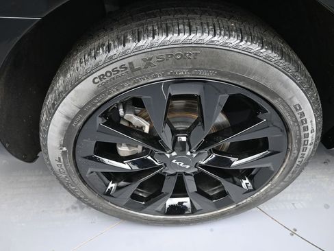 Certified 2023 Kia Sorento SX image 12