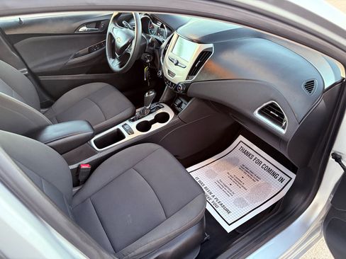 Used 2018 Chevrolet Cruze LS image 13