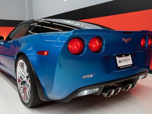 Used 2010 Chevrolet Corvette ZR1 w/ Preferred Equipment Group RWD image 21