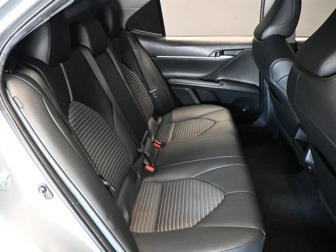 Used 2022 Toyota Camry SE FWD image 19