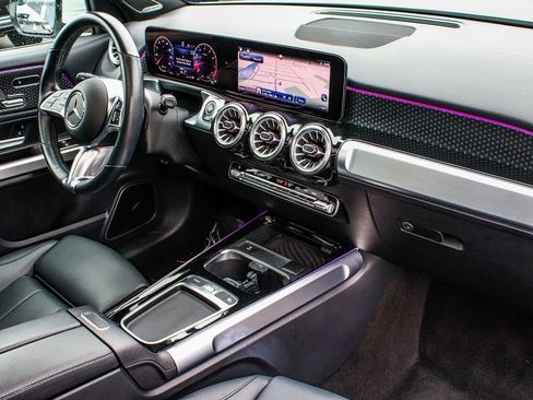 Used 2024 Mercedes-Benz GLB 250 4MATIC w/ Driver Assistance Package image 44