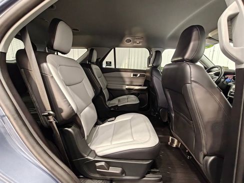 Used 2021 Ford Explorer XLT w/ Equipment Group 202A AWD/4WD image 24