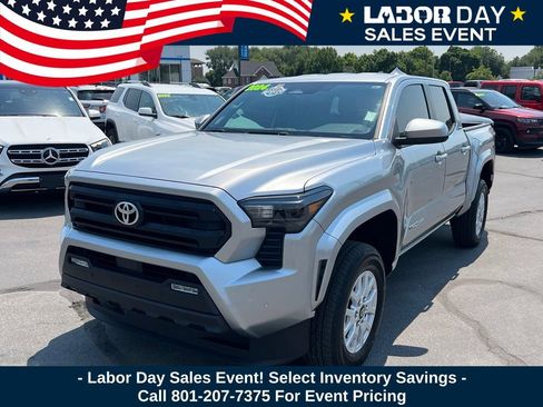 Used 2024 Toyota Tacoma SR5 w/ SR5 Upgrade Package AWD/4WD image 2