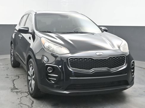 Used 2017 Kia Sportage EX image 2