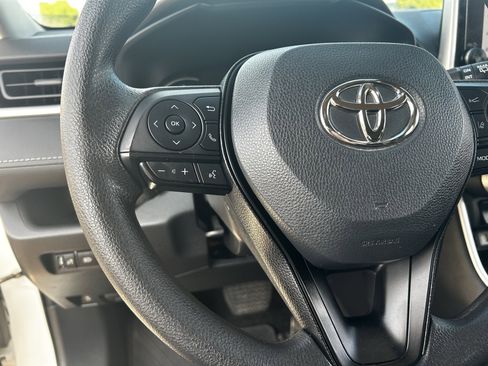 Used 2023 Toyota RAV4 AWD Hybrid image 23