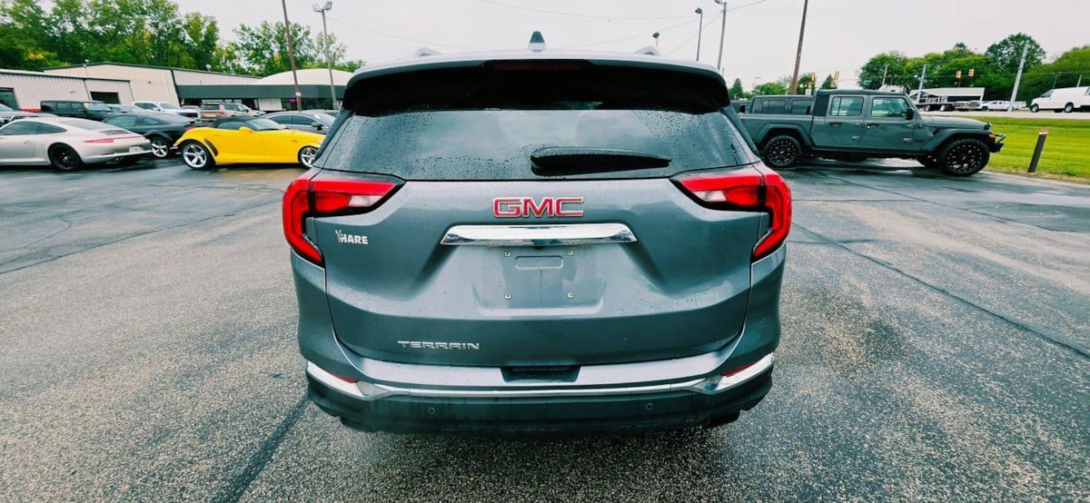 Used 2018 GMC Terrain SLT w/ Preferred Package FWD image 4