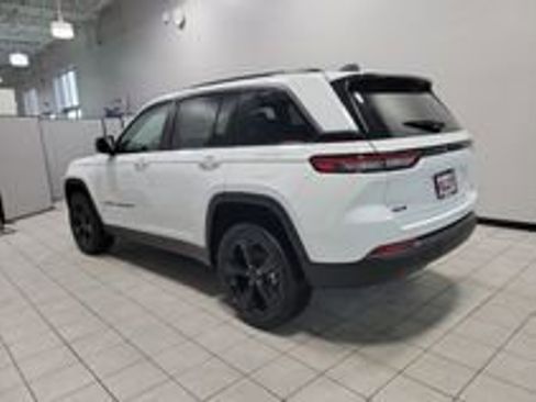New 2026 Jeep Grand Cherokee Limited AWD/4WD image 4