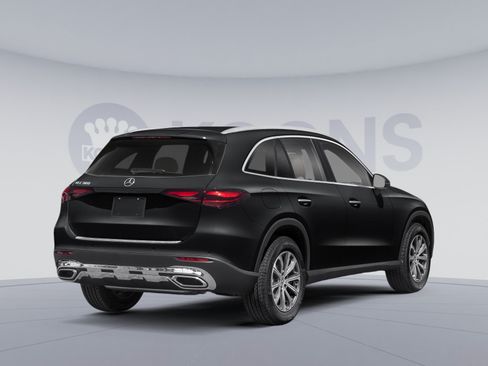 Used 2023 Mercedes-Benz GLC 300 4MATIC image 2