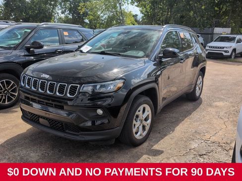 Used 2025 Jeep Compass Latitude w/ Sun & Sound Group AWD/4WD image 1