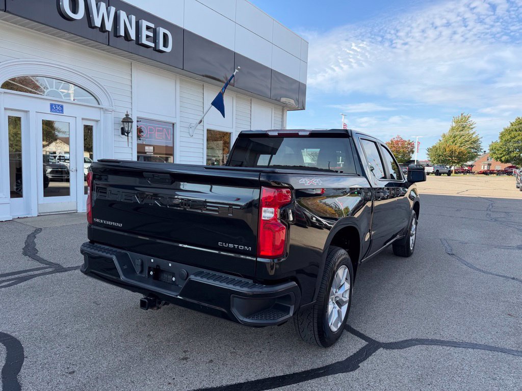 Used 2021 Chevrolet Silverado 1500 Custom w/ LPO, Dark Essentials Package AWD/4WD image 5