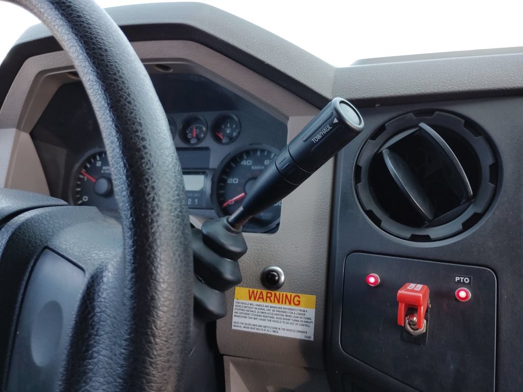 Used 2010 Ford F550 2WD Regular Cab Super Duty image 40