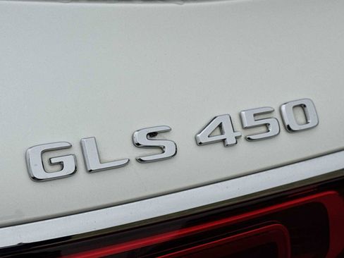 Used 2022 Mercedes-Benz GLS 450 4MATIC image 11