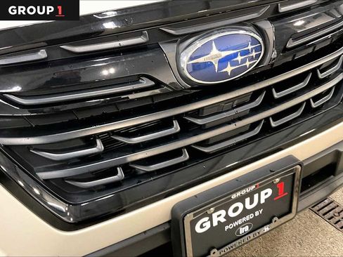 Used 2023 Subaru Forester Premium image 30