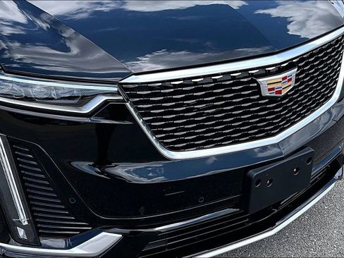 Certified 2025 Cadillac XT6 Premium Luxury w/ Platinum Package AWD/4WD image 29
