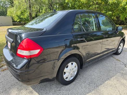 Used 2009 Nissan Versa Sedan FWD image 4