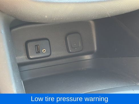 Used 2018 Chevrolet Equinox LT FWD image 24