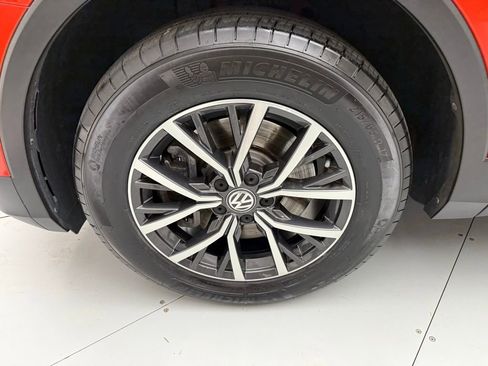 Used 2019 Volkswagen Tiguan SE w/ Panoramic Sunroof Package image 43