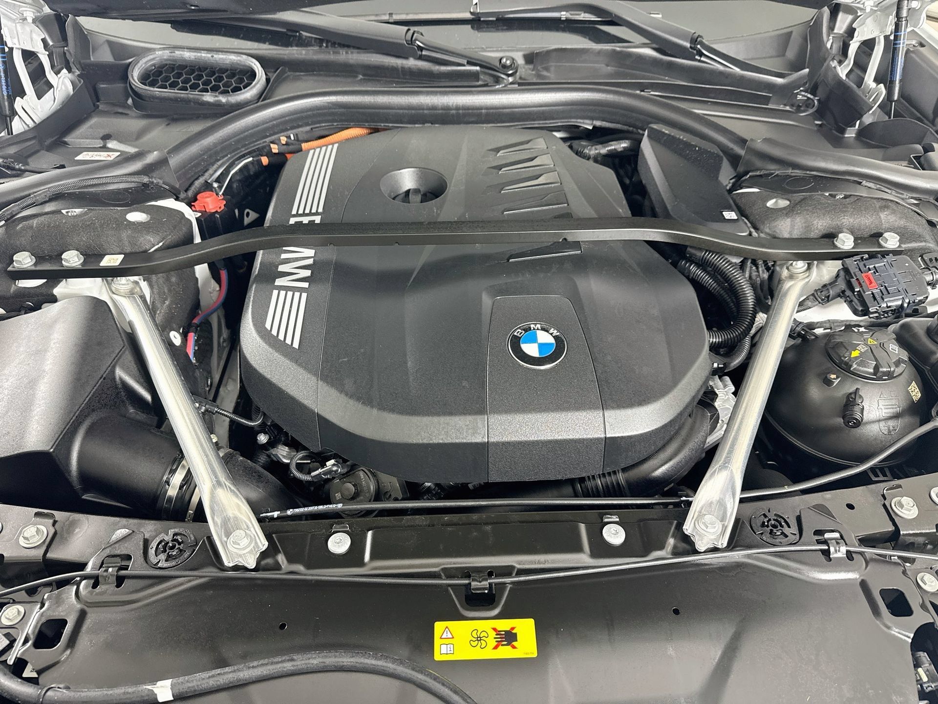 Used 2026 BMW 750e xDrive w/ Executive Package AWD/4WD image 33
