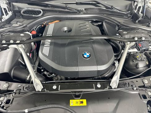 Used 2026 BMW 750e xDrive w/ Executive Package AWD/4WD image 33