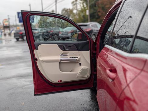 Used 2020 Mercedes-Benz GLB 250 4MATIC image 31