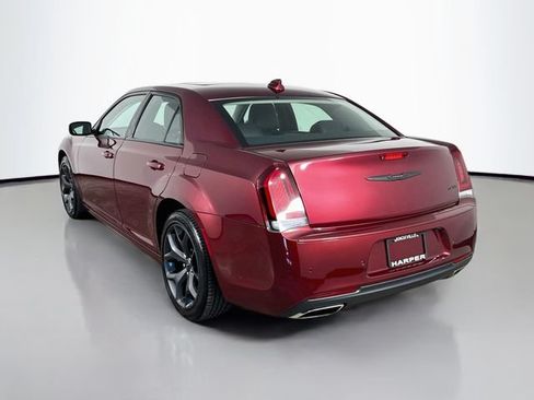 Used 2023 Chrysler 300 Touring L w/ Popular Equipment Group RWD image 10