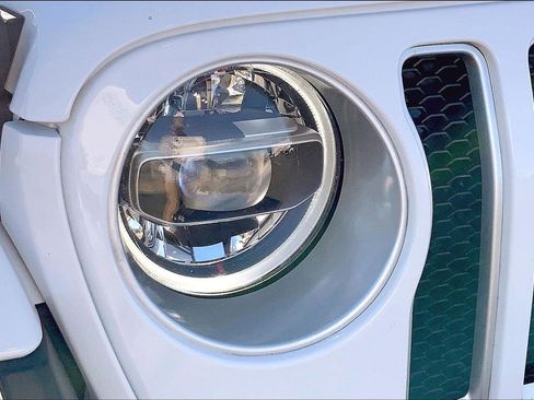 Certified 2021 Jeep Wrangler Unlimited Sahara w/ Dual Top Group image 25