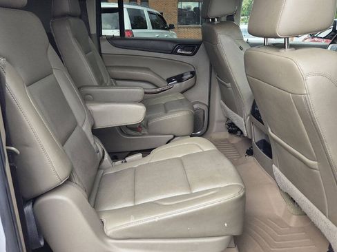 Used 2017 GMC Yukon XL SLT w/ HD Trailering Package AWD/4WD image 19