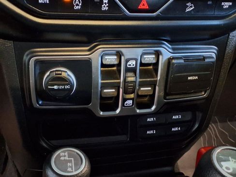 Used 2019 Jeep Wrangler Unlimited Sport S AWD/4WD image 16