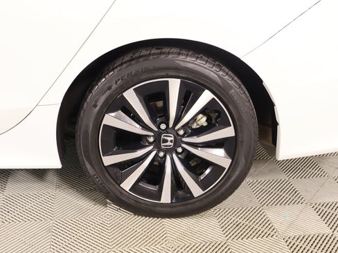 Used 2022 Honda Civic EX image 19