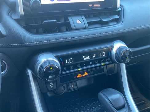 Used 2025 Toyota RAV4 XLE image 27