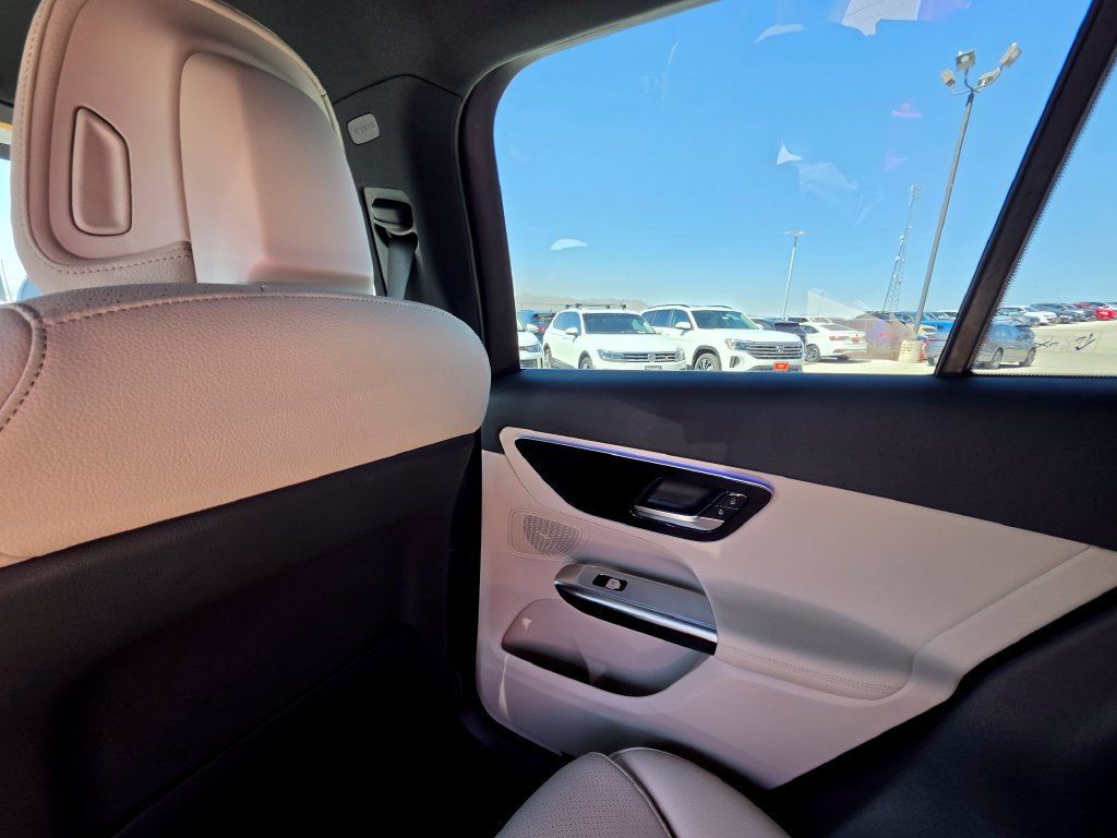 Used 2026 Mercedes-Benz GLC 300 image 20