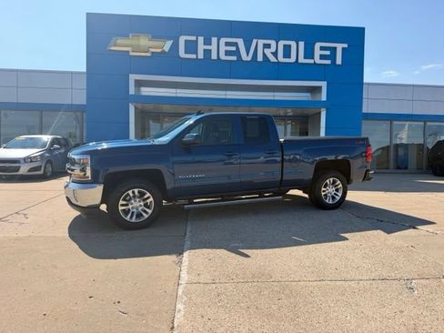 Used 2018 Chevrolet Silverado 1500 LT w/ All Star Edition AWD/4WD image 2