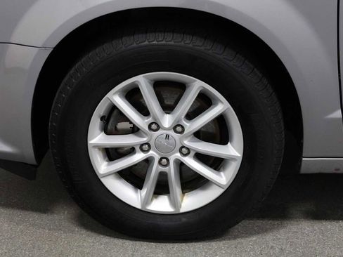 Used 2016 Dodge Grand Caravan SXT image 35