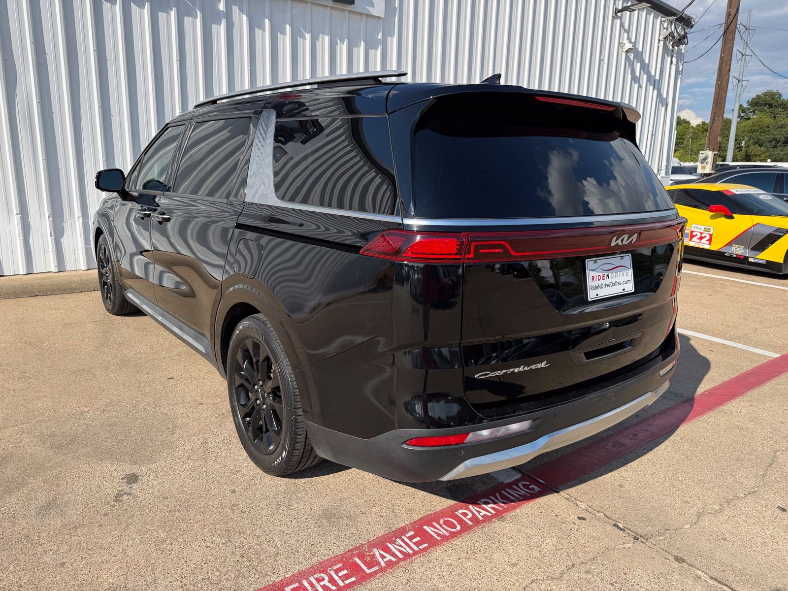 Used 2022 Kia Carnival SX Prestige FWD image 4