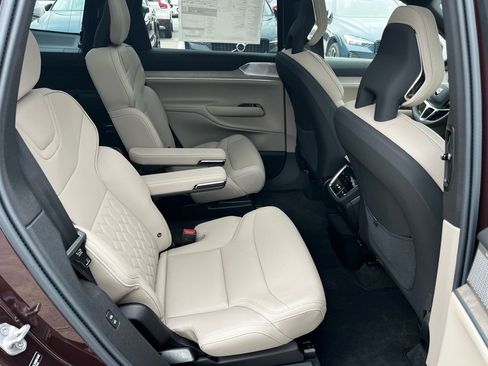 Used 2025 Volvo EX90 Ultra image 11