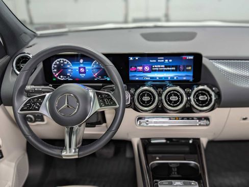 Used 2025 Mercedes-Benz GLA 250 GLA 250 image 5