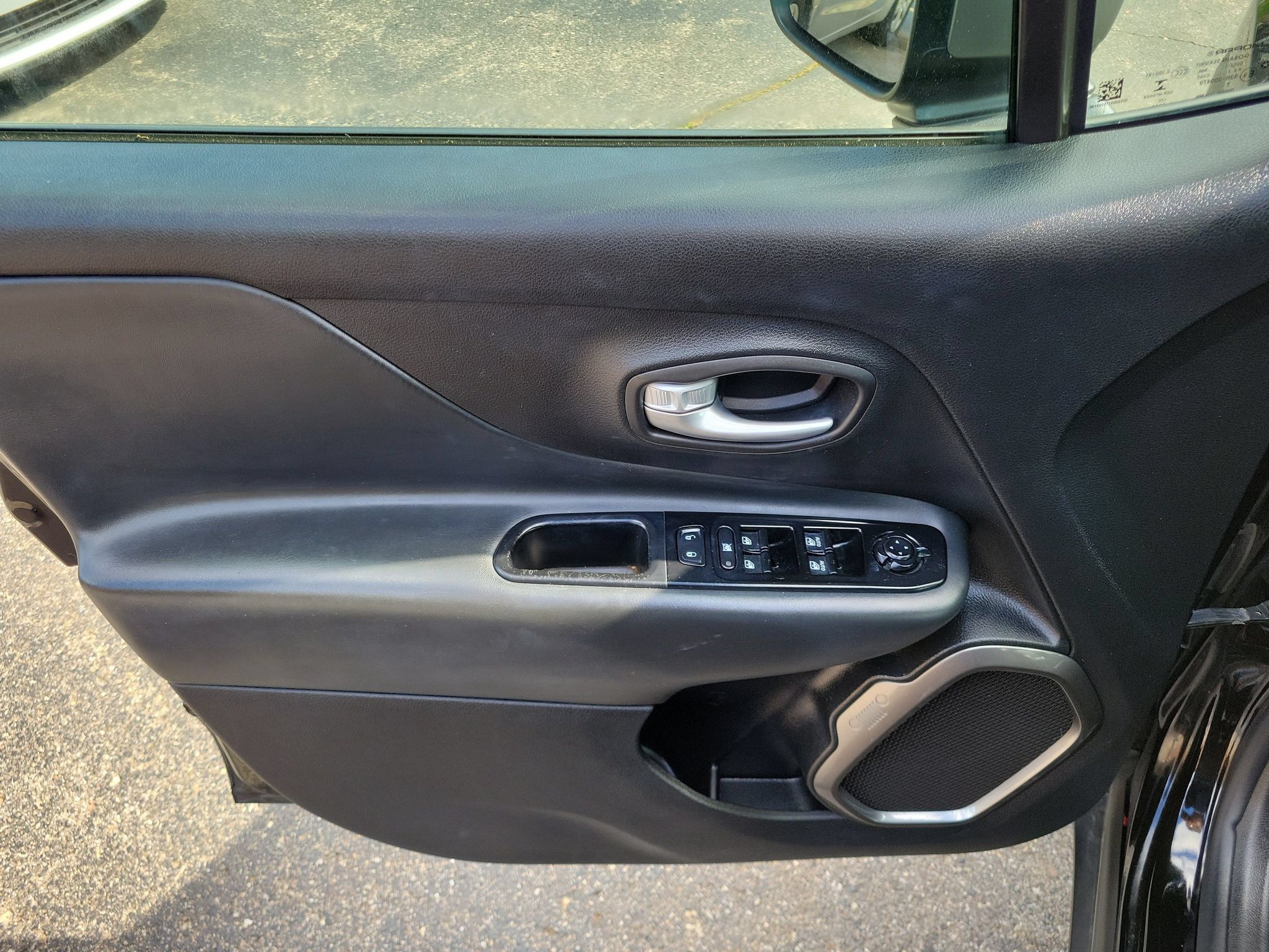 Used 2020 Jeep Renegade Limited AWD/4WD image 8
