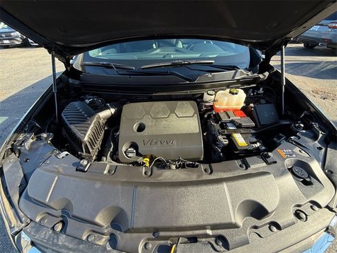 Used 2023 Chevrolet Traverse LS image 28