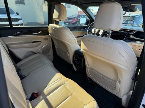 Used 2022 Jeep Grand Cherokee Limited 4xe image 11