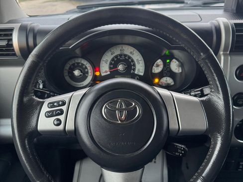 Used 2008 Toyota FJ Cruiser 4WD image 10