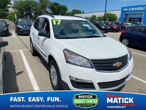 Used 2017 Chevrolet Traverse LS FWD image 1