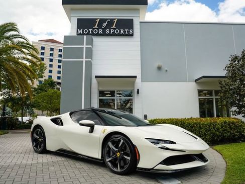 Used 2023 Ferrari SF90 Stradale image 1
