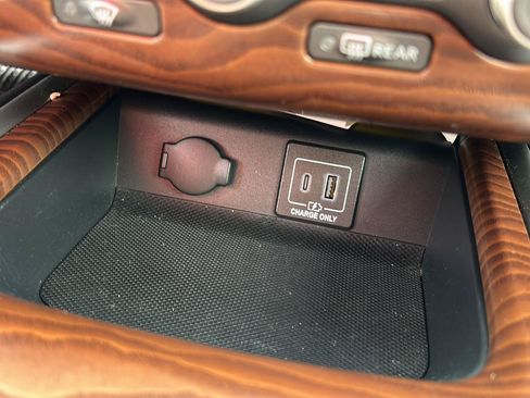 Used 2020 Nissan Pathfinder Platinum AWD/4WD image 15