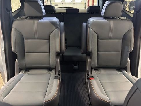 New 2026 GMC Acadia AT4 w/ LPO, Floor Liner Package AWD/4WD image 29
