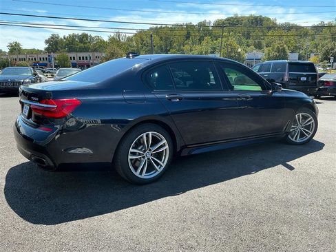 Used 2019 BMW 750i xDrive w/ M Sport Package image 6