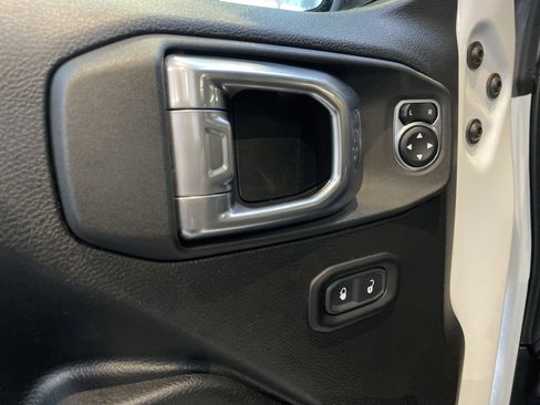 Used 2021 Jeep Wrangler Unlimited Rubicon AWD/4WD image 15
