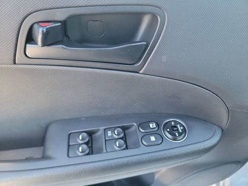 Used 2010 Hyundai Elantra GLS image 11